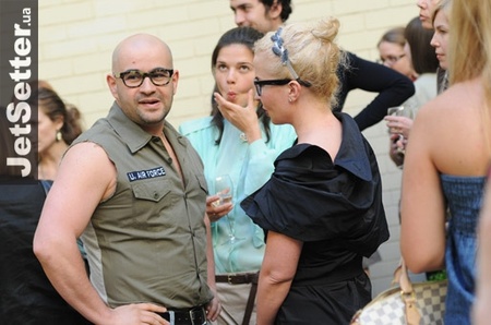 1868_19930_1276844130